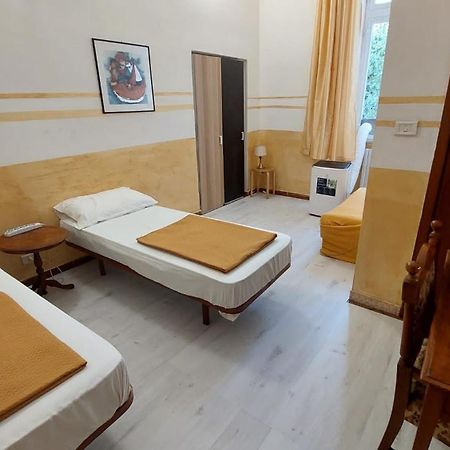 Roma Gondola Srls Hotel Bagian luar foto